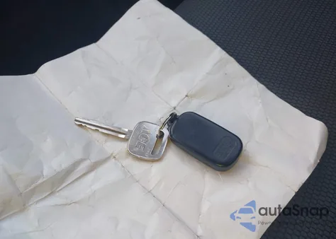 2005 Pontiac Vibe z USA, uszkodzony, nr VIN 5Y2SL63875Z405277